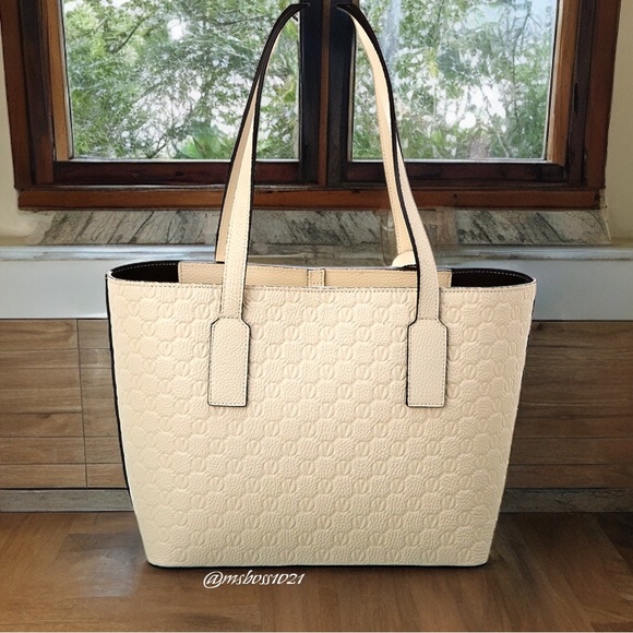 VALENTINO BY MARIO VALENTINO Prince Logo Leather Tote in White/Cream NWT - Picture 2 of 4